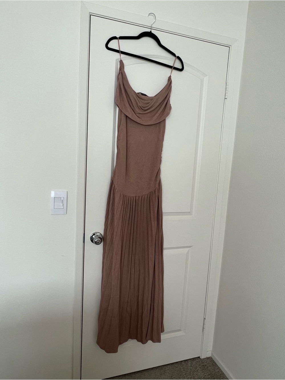 Lioness Off-Shoulder Pleated Maxi Skirt Dress in Taupe - Picture 8 of 12